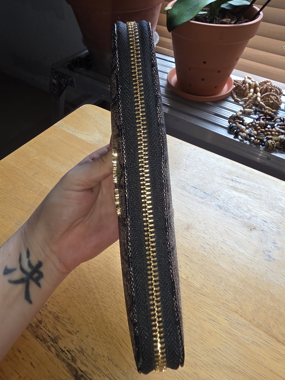 Calvin Klein Signature Zip Monogram Wallet - Picture 6 of 10